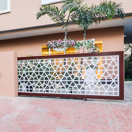 Super Townhouse Viraj Khand Formerly Veridian Inn Chinhat Ngoại thất bức ảnh