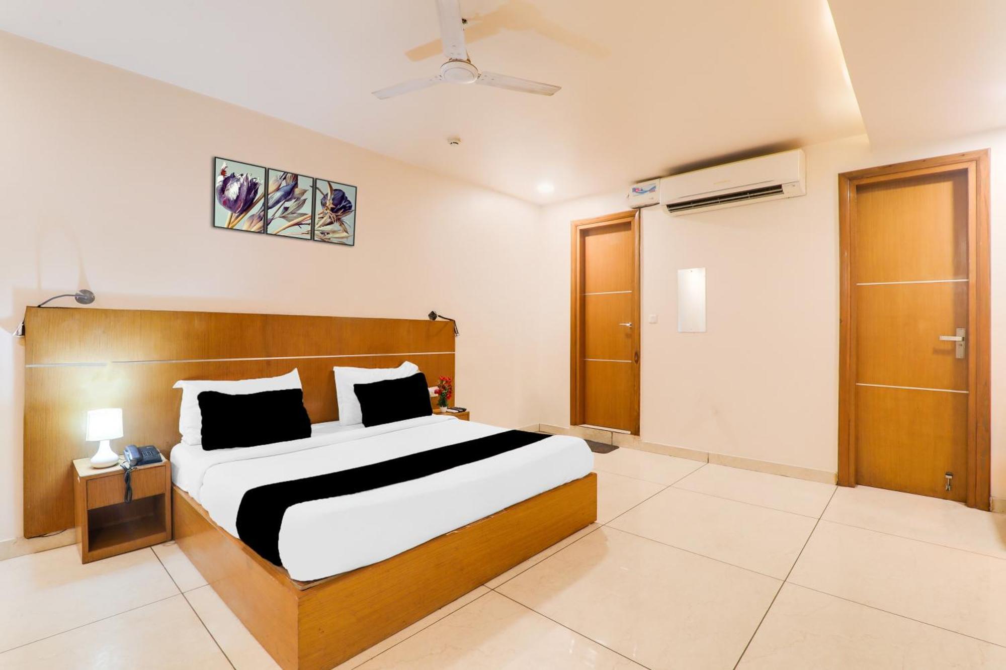 Super Townhouse Viraj Khand Formerly Veridian Inn Chinhat Ngoại thất bức ảnh